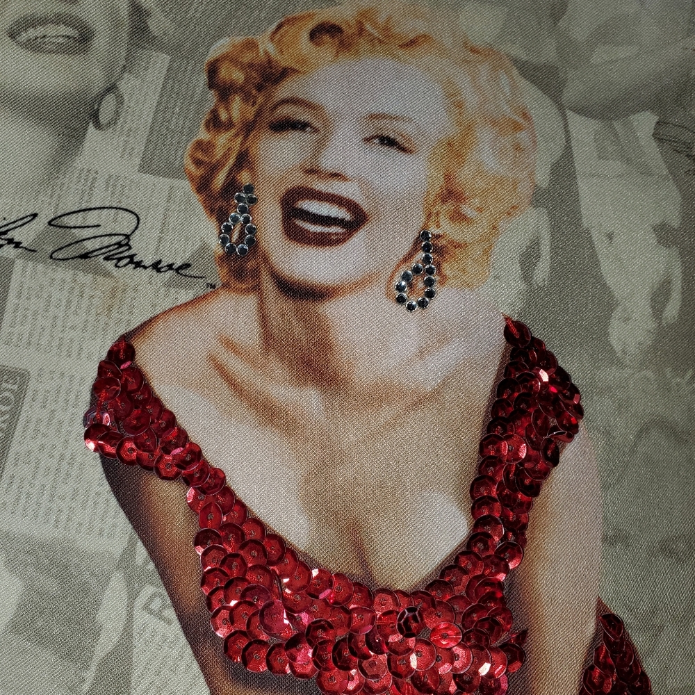 Marilyn Monroe Red and Black Tote Bag - Picture 10 of 10